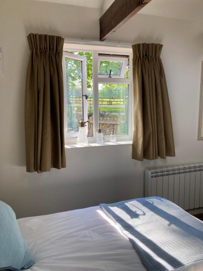 Hunters Moon B&B Tidworth Bagian luar foto