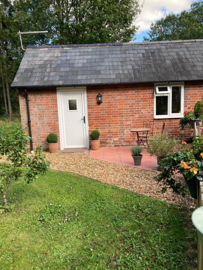 Hunters Moon B&B Tidworth Bagian luar foto