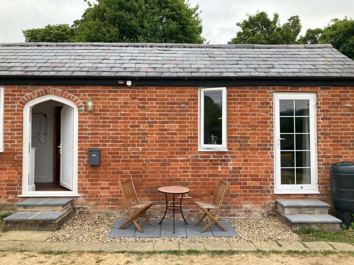 Hunters Moon B&B Tidworth Bagian luar foto