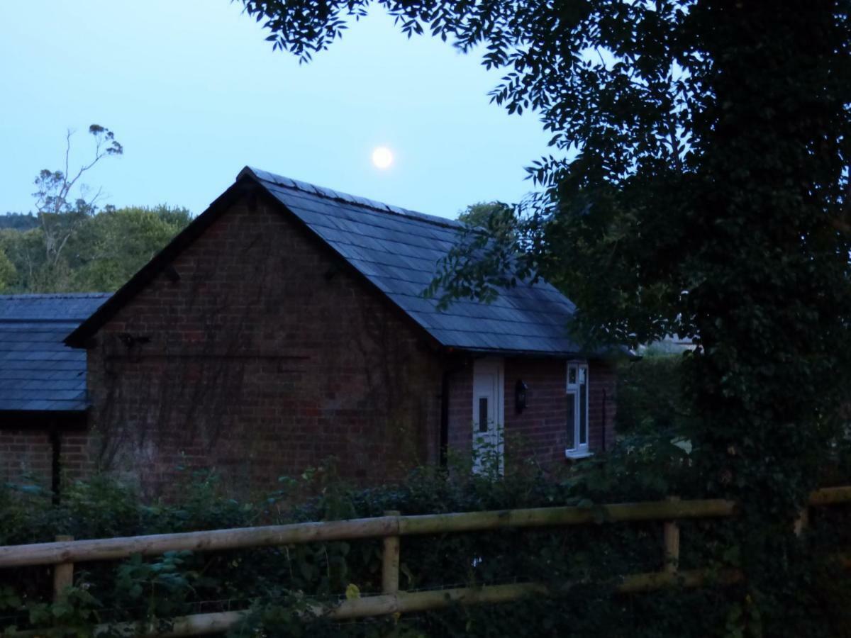 Hunters Moon B&B Tidworth Bagian luar foto